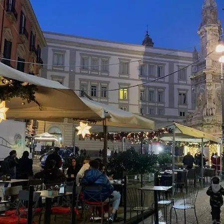 Piazza Del Gesu Неаполь